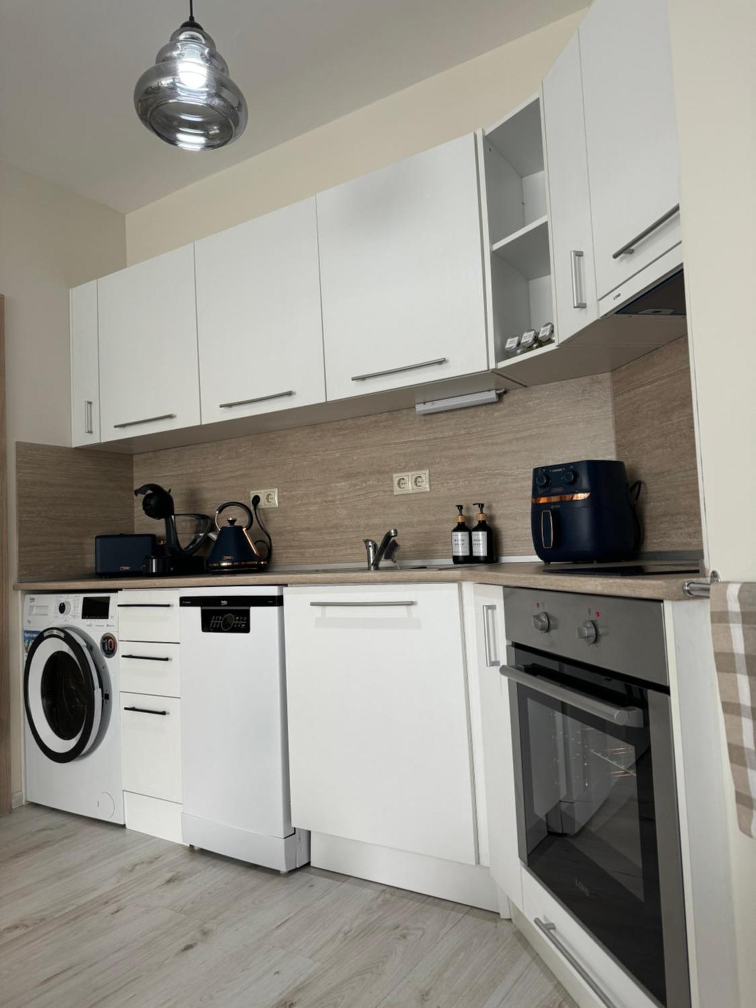 Elizi Summer House In Varna South Bay Beach Екстер'єр фото
